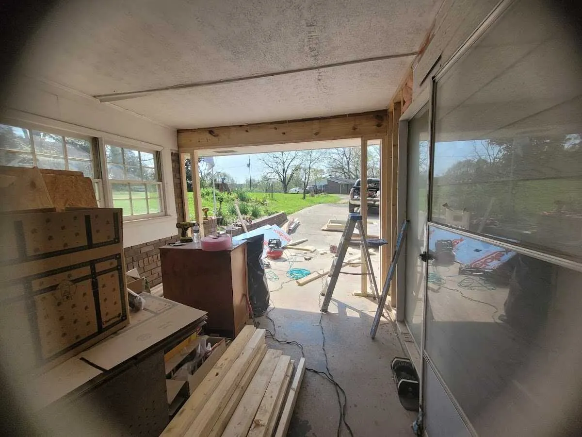 Air movers and dehumidifier for Water Mitigation Services in Warrensville Heights